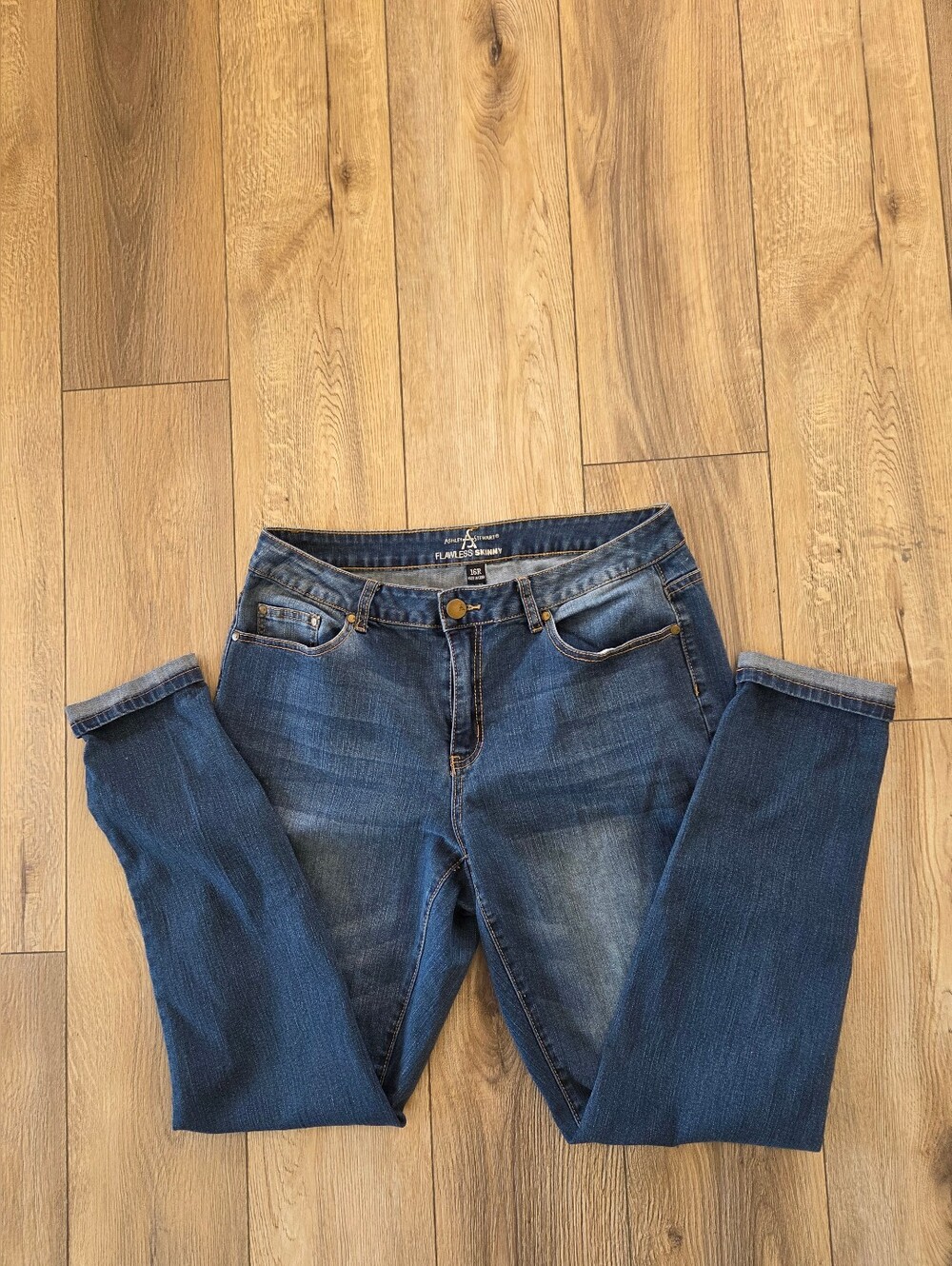 Ashley Stuart Skinny Jeans